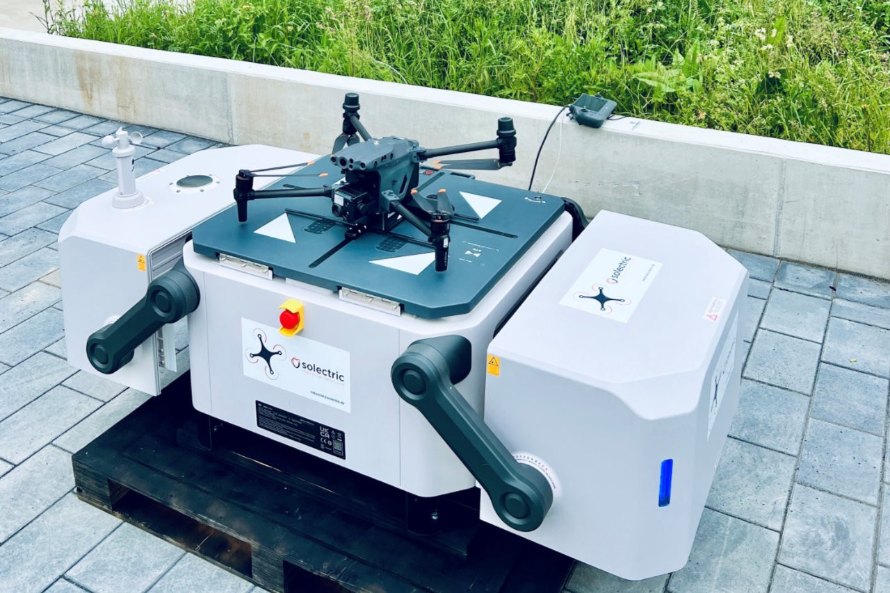 DJI Dock